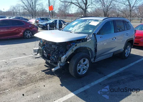 2022 Toyota Rav4 Hybrid Xle z USA, uszkodzony, nr VIN 4T3RWRFV2NU050785
